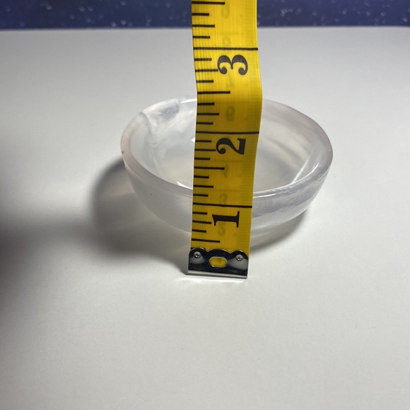 Selenite Bowl - Picture 4 of 4